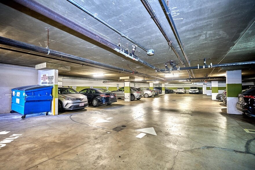 2655 W Olympic Blvd, Los Angeles, CA for lease - Interior Photo - Image 3 of 4
