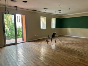 Retail in Santa Coloma de Gramenet, Barcelona for lease Interior Photo- Image 2 of 7