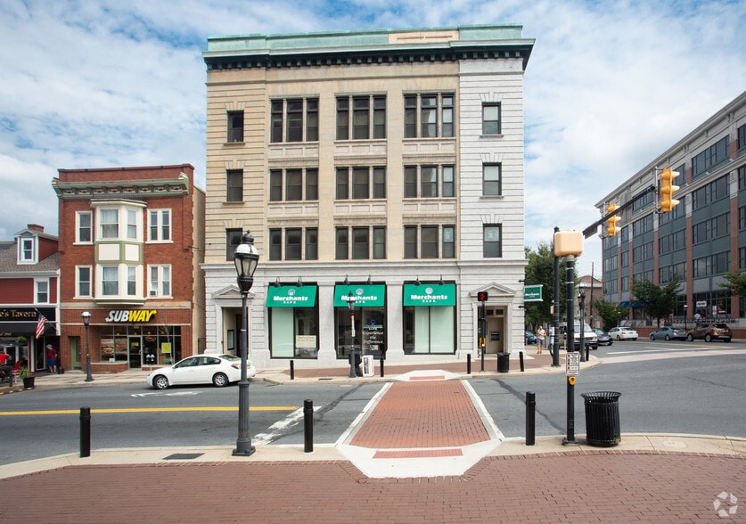 2 W Broad St, Bethlehem, PA for lease - Primary Photo - Image 1 of 16