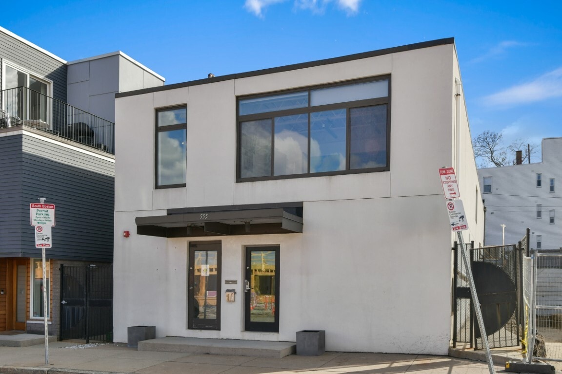 555 E 2nd St, South Boston, MA for lease Building Photo- Image 1 of 26