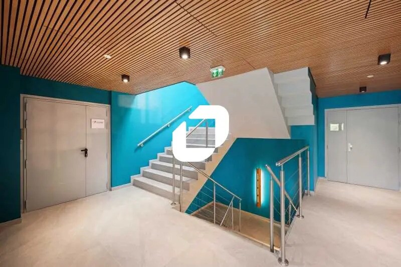 Office in Les Ulis for sale - Lobby - Image 2 of 16