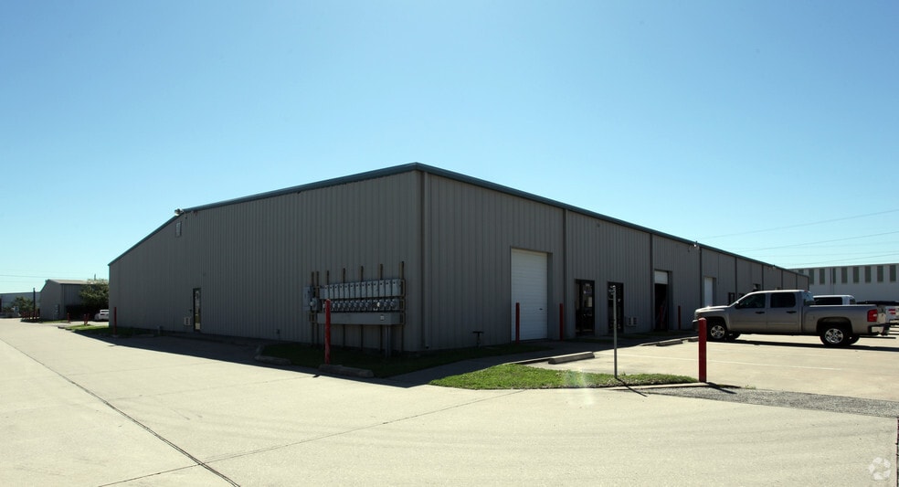 2121 Brittmoore Rd, Houston, TX for lease - Building Photo - Image 3 of 13