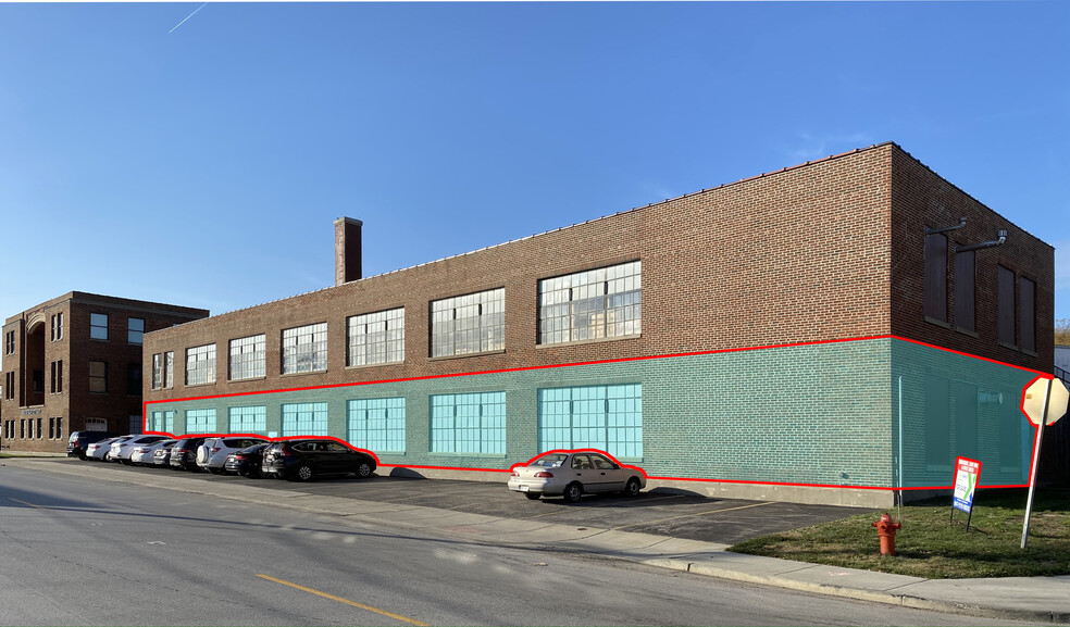 366-368 Bluff City Blvd, Elgin, IL for lease - Building Photo - Image 2 of 26