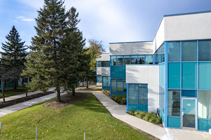 340 Ferrier St, Markham, ON for lease - Building Photo - Image 1 of 9