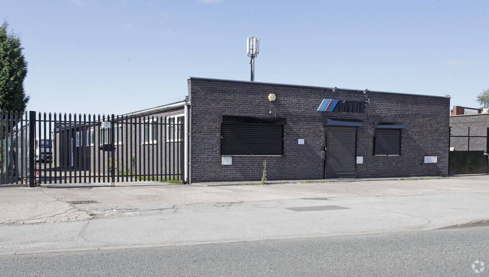 9 Middlemore Ln, Walsall for sale - Primary Photo - Image 1 of 1