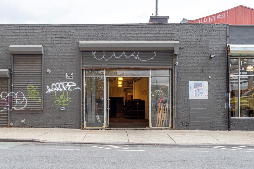 43 9th St, Brooklyn, NY for sale - Primary Photo - Image 1 of 12