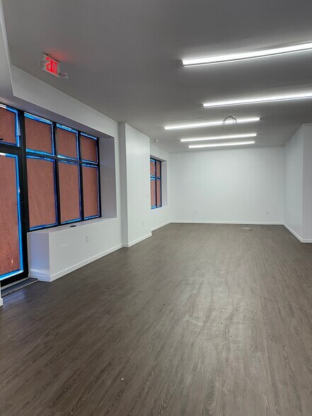 1662 New York Ave, Huntington Station, NY for sale - Building Photo - Image 1 of 1