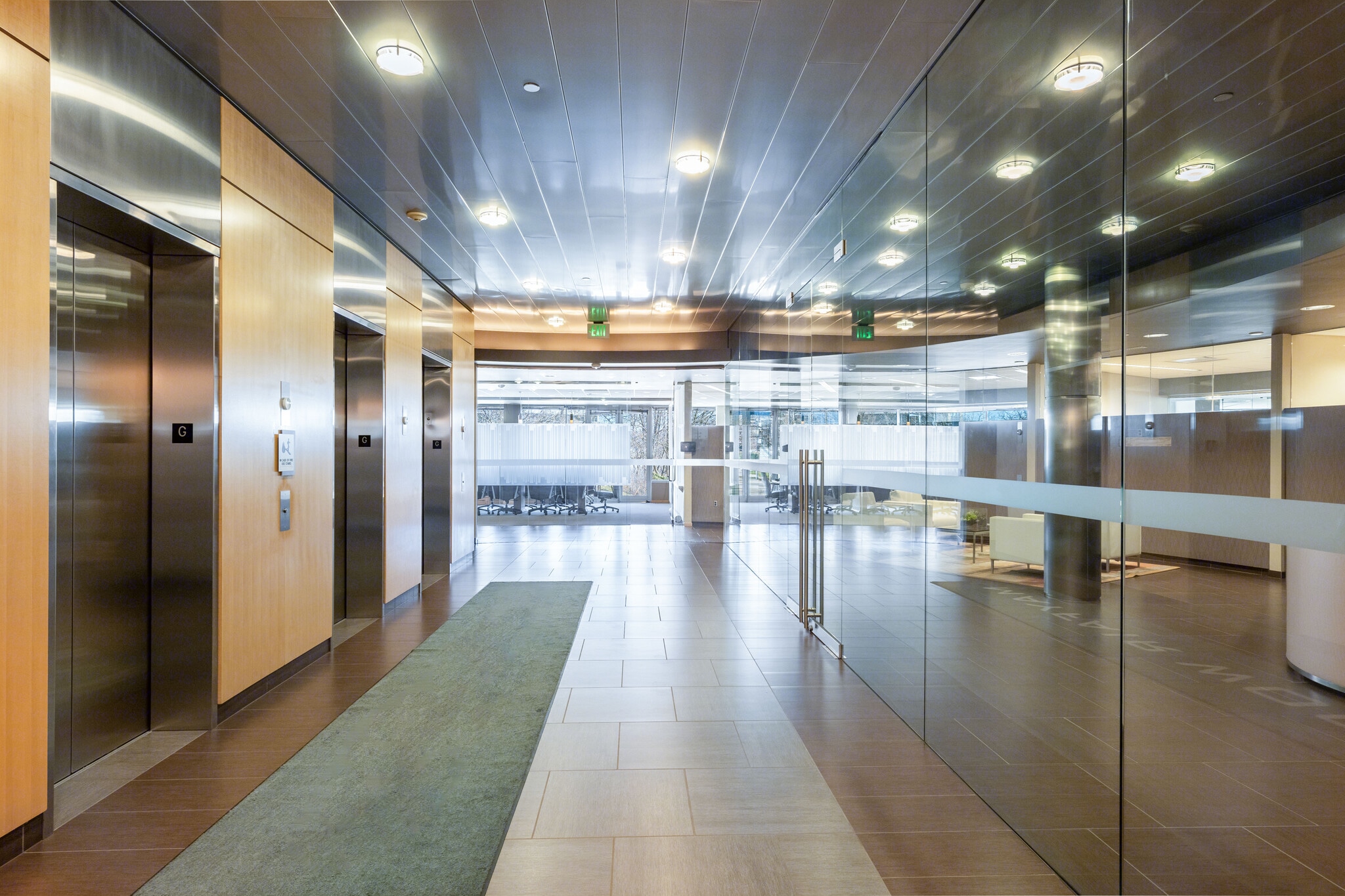 10700 W Research Dr, Milwaukee, WI for lease Interior Photo- Image 1 of 21