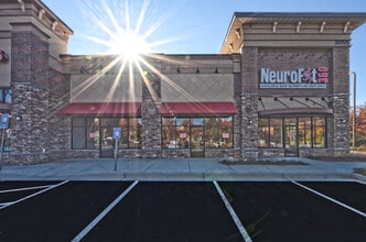 Shops at North Point, Alpharetta, GA for lease Interior Photo- Image 2 of 10