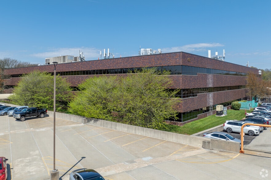 602 W Office Center Dr, Fort Washington, PA for lease - Primary Photo - Image 1 of 7