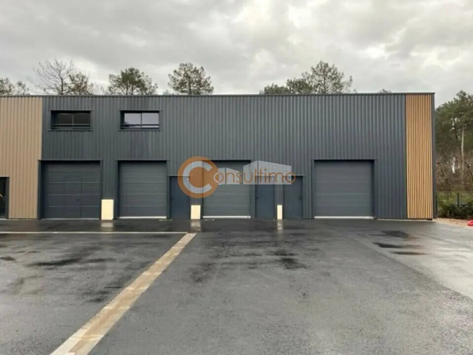 Flex in Audenge for lease Building Photo- Image 1 of 22