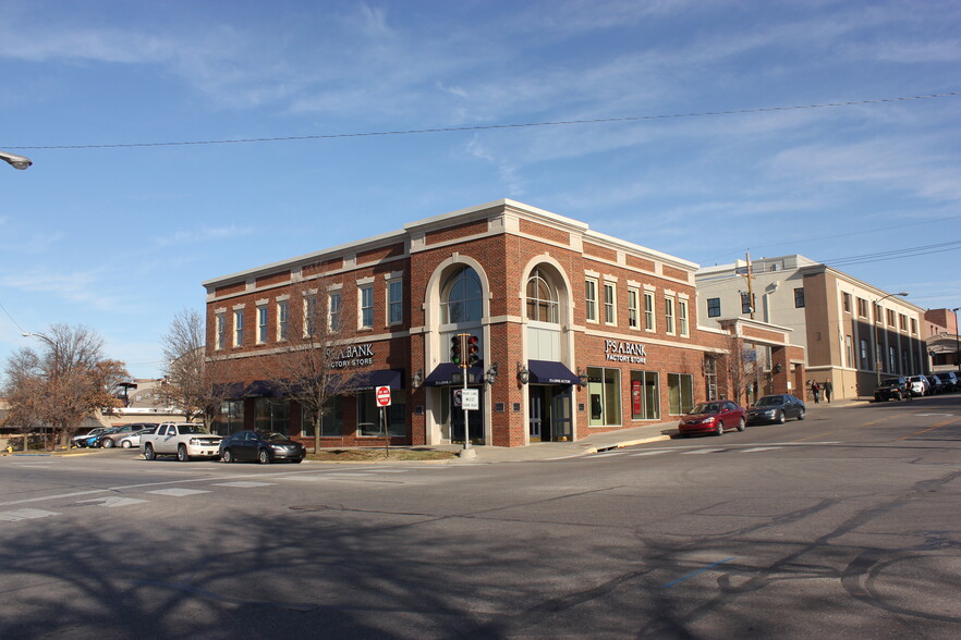 646 Vermont St, Lawrence, KS for lease - Primary Photo - Image 1 of 1