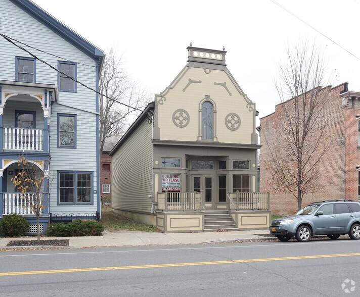 6 Broad St, Kinderhook, NY for sale - Primary Photo - Image 1 of 1