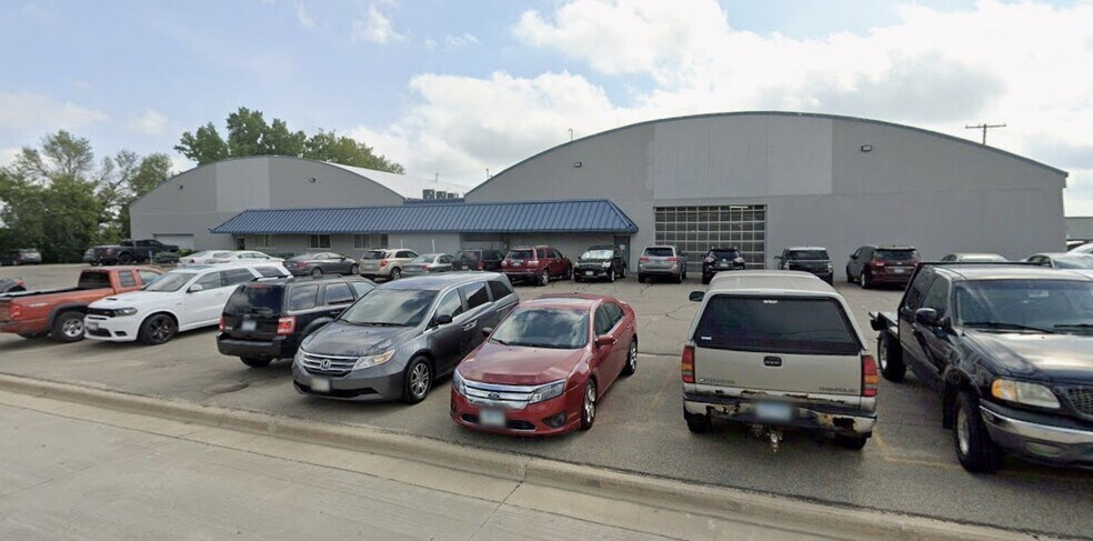 1851 Margaretha Ave, Albert Lea, MN for sale - Primary Photo - Image 1 of 1