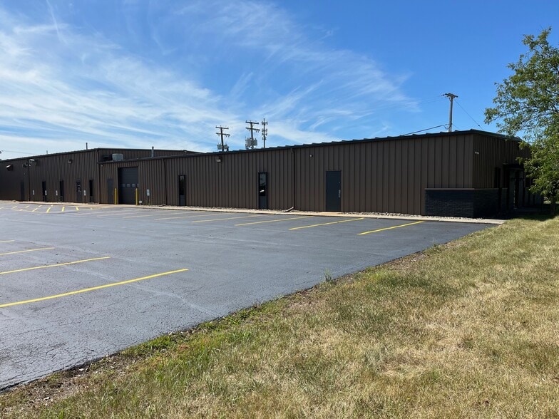 6319 Discount Dr, Fort Wayne, IN for sale - Building Photo - Image 1 of 1