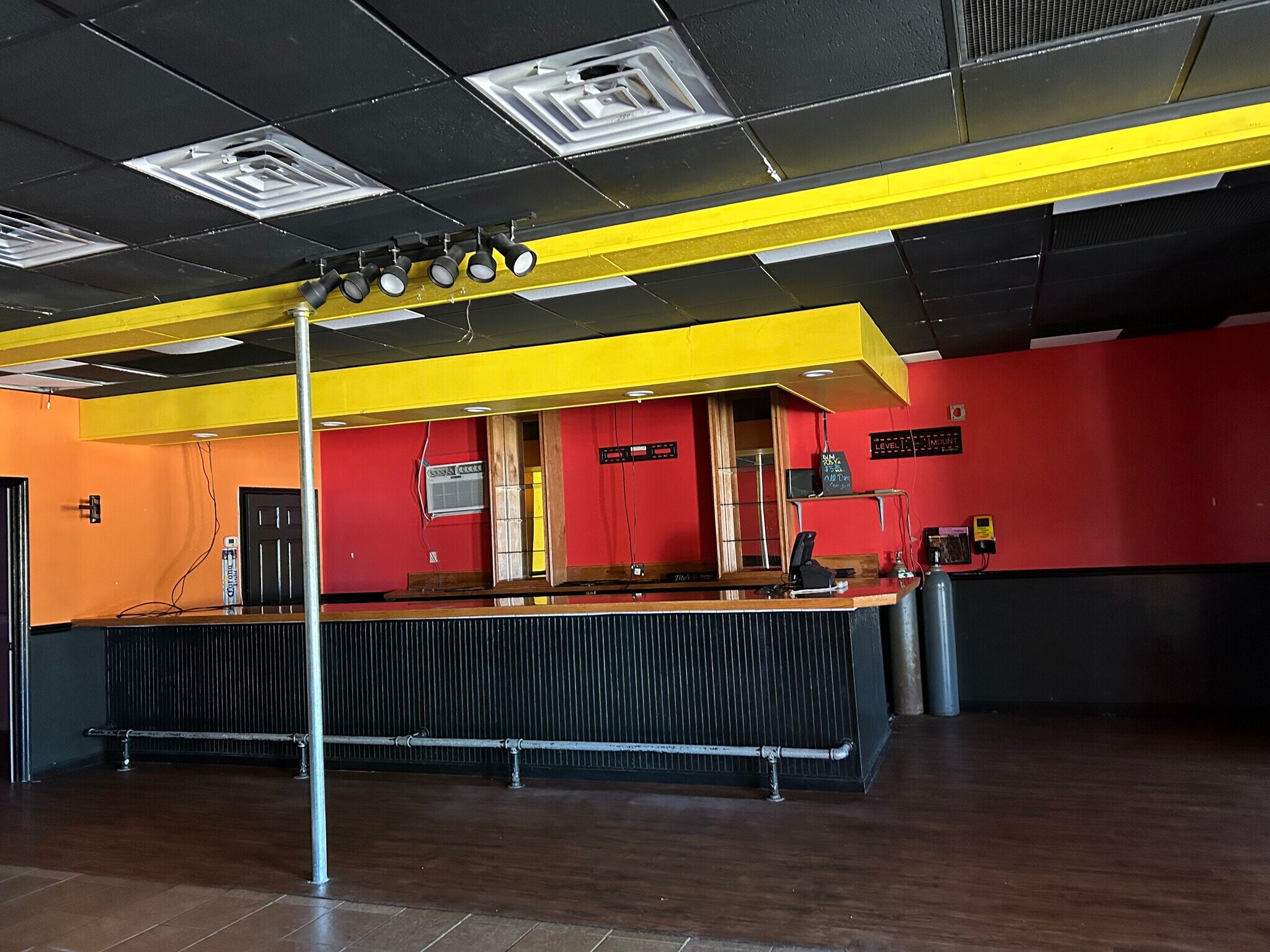 895 S Main St, Baxley, GA 31513 Former restaurant