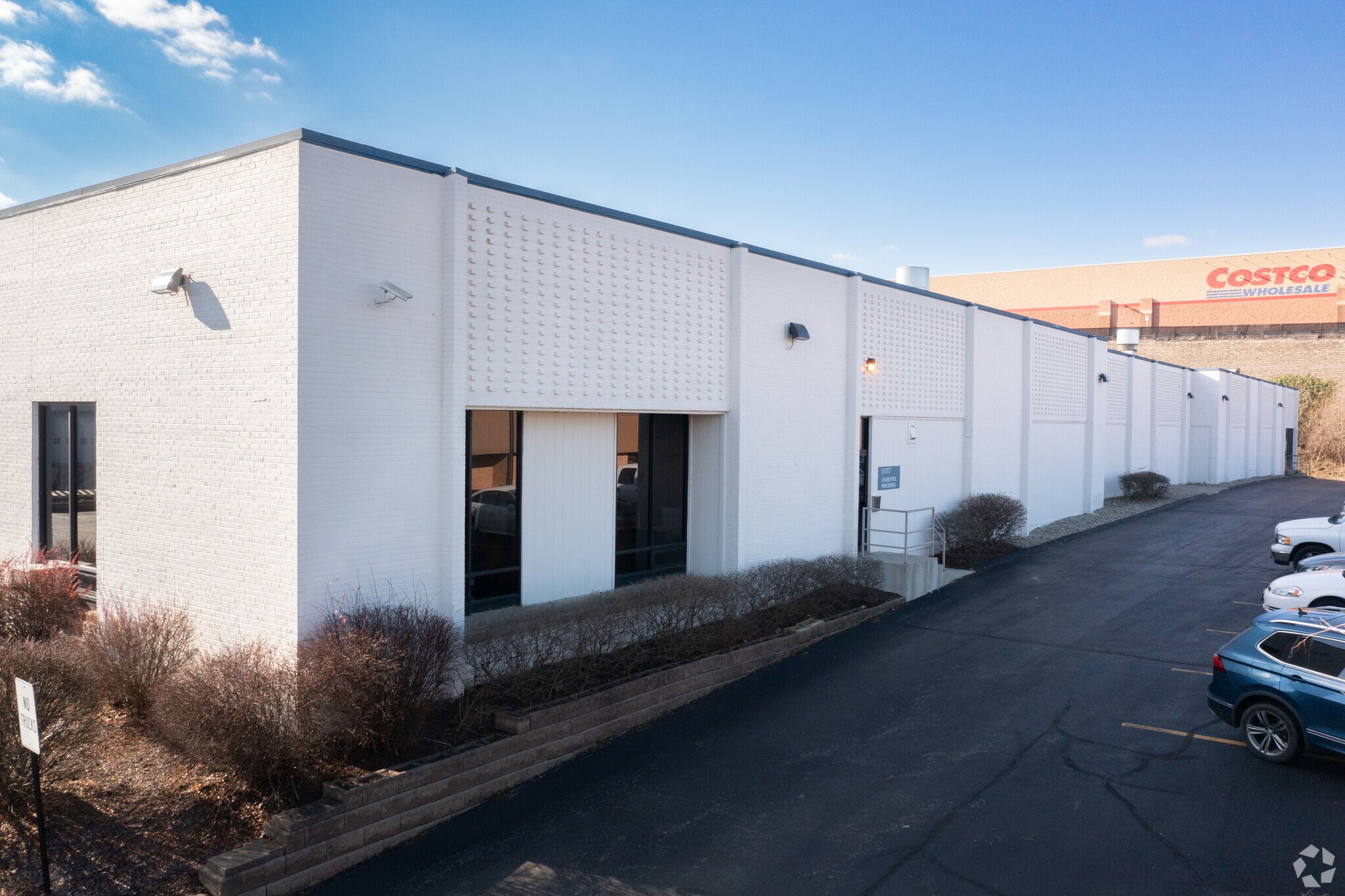 11717-11725 Chesterdale Rd, Springdale, OH for lease Building Photo- Image 1 of 17