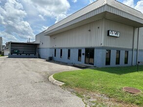 6107 Centennial Blvd, Nashville, TN for lease Building Photo- Image 2 of 3