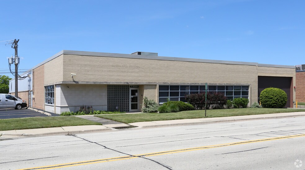 7400 N Croname Rd, Niles, IL for sale - Building Photo - Image 1 of 1