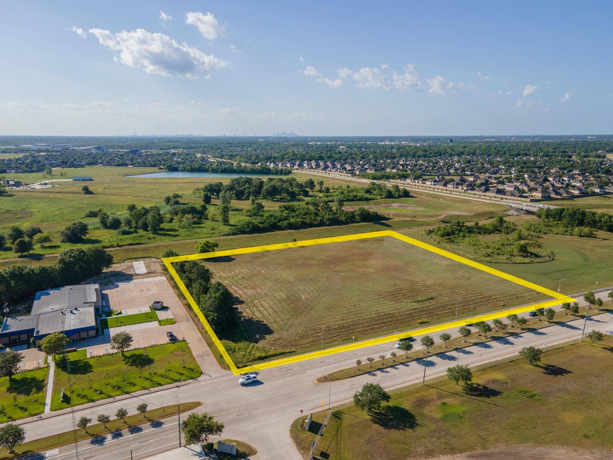 126 Dixie Farm, Pearland, TX for sale Building Photo- Image 1 of 1