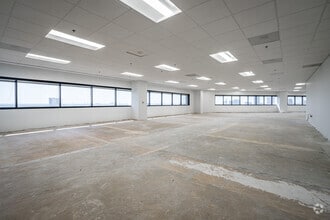 3900 Essex Ln, Houston, TX for lease Interior Photo- Image 2 of 3