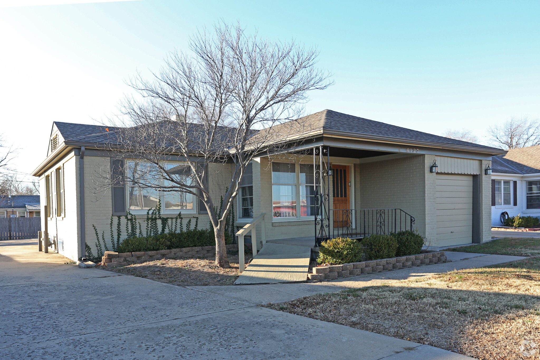 6127 E Central Ave, Wichita, KS for sale Primary Photo- Image 1 of 1