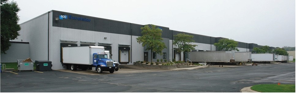 1000 N Berkshire Ln, Plymouth, MN for lease - Building Photo - Image 1 of 4