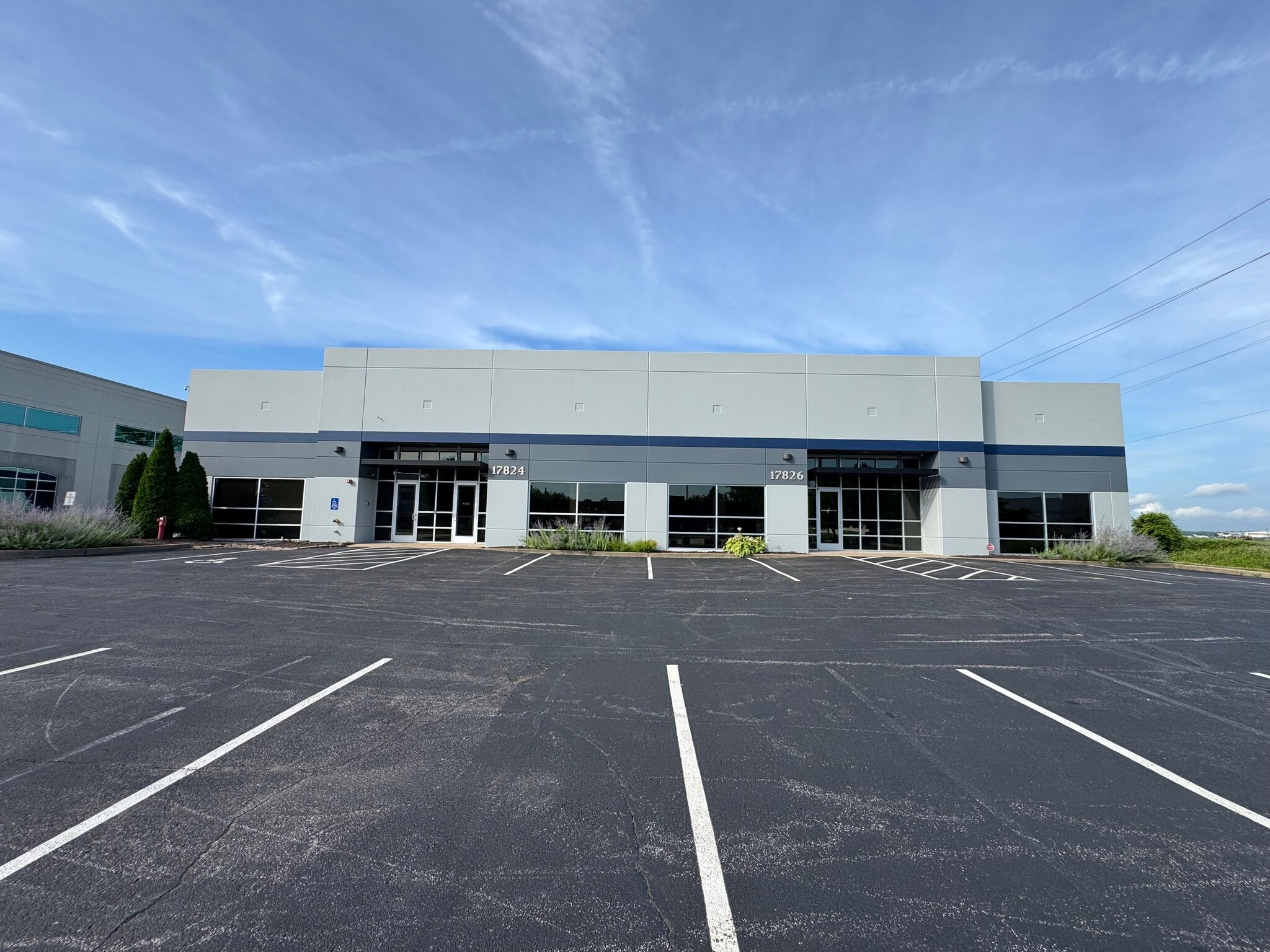17824-17826 Edison Ave, Chesterfield, MO for lease Building Photo- Image 1 of 12