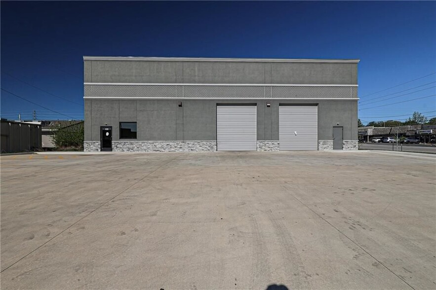 620 NW R.D. Mize Rd, Blue Springs, MO for lease - Building Photo - Image 1 of 17