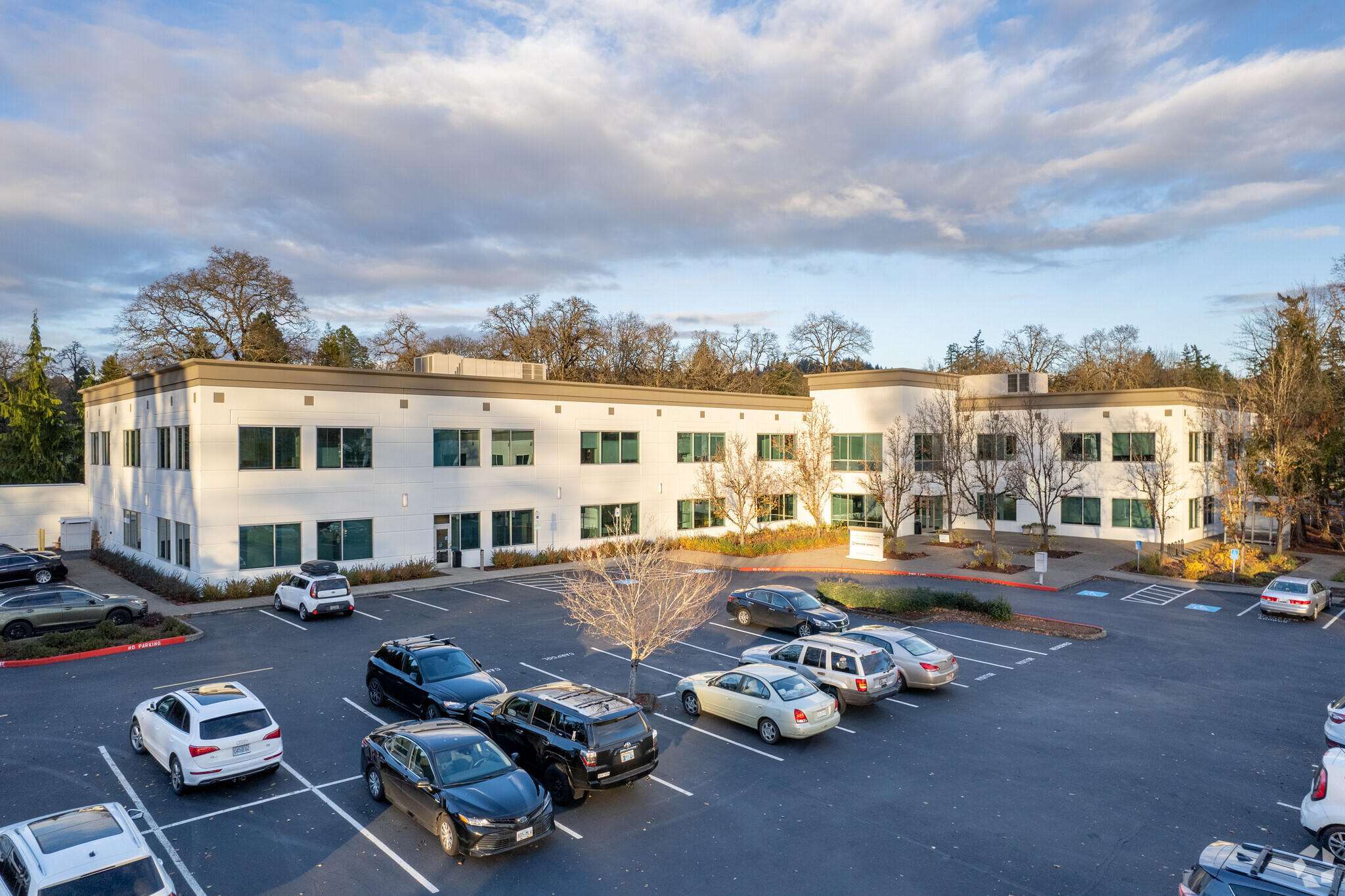 13010 SW 68th Pky, Tigard, OR for lease Primary Photo- Image 1 of 9