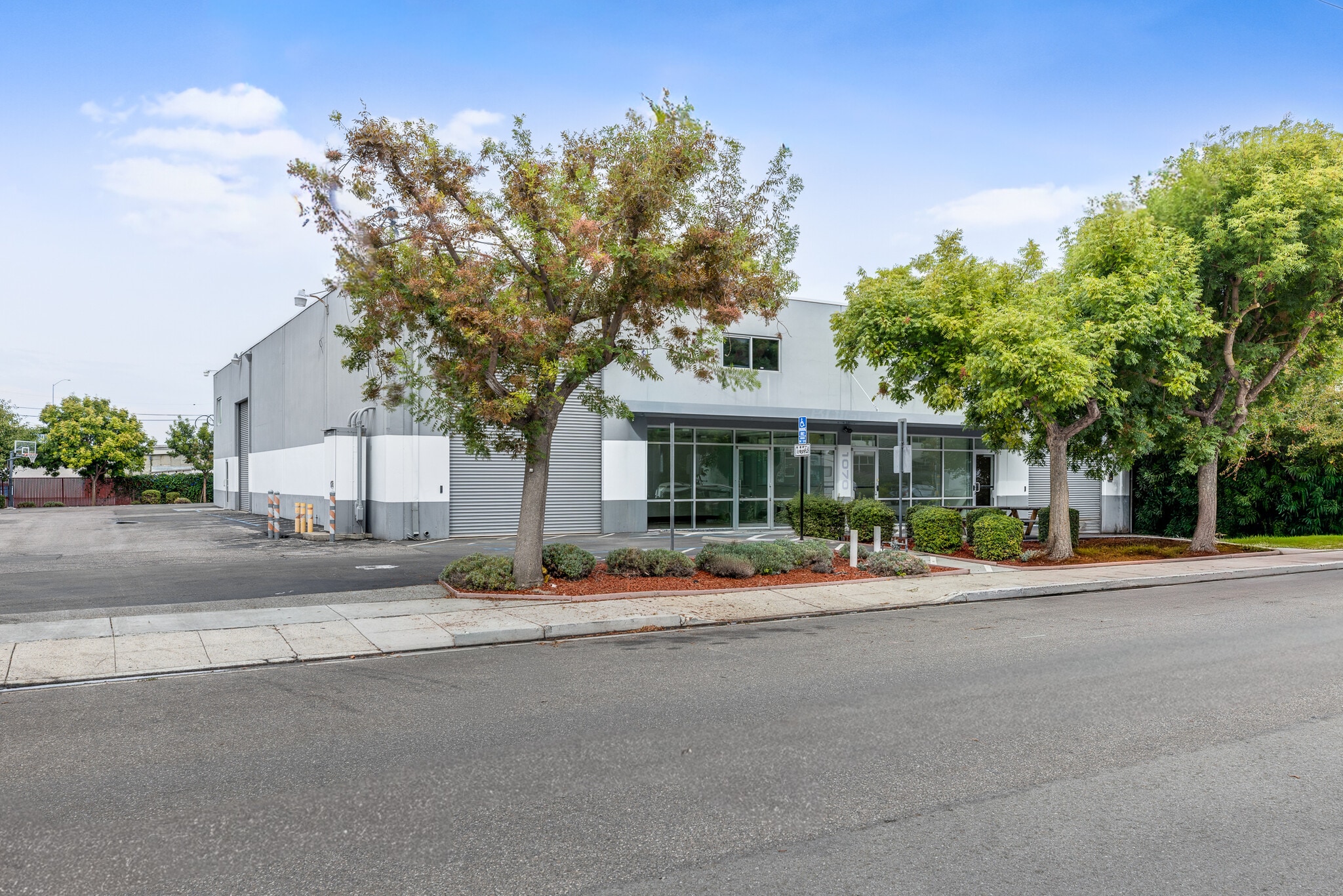 1070-1080 Terra Bella Ave, Mountain View, CA for lease Building Photo- Image 1 of 10