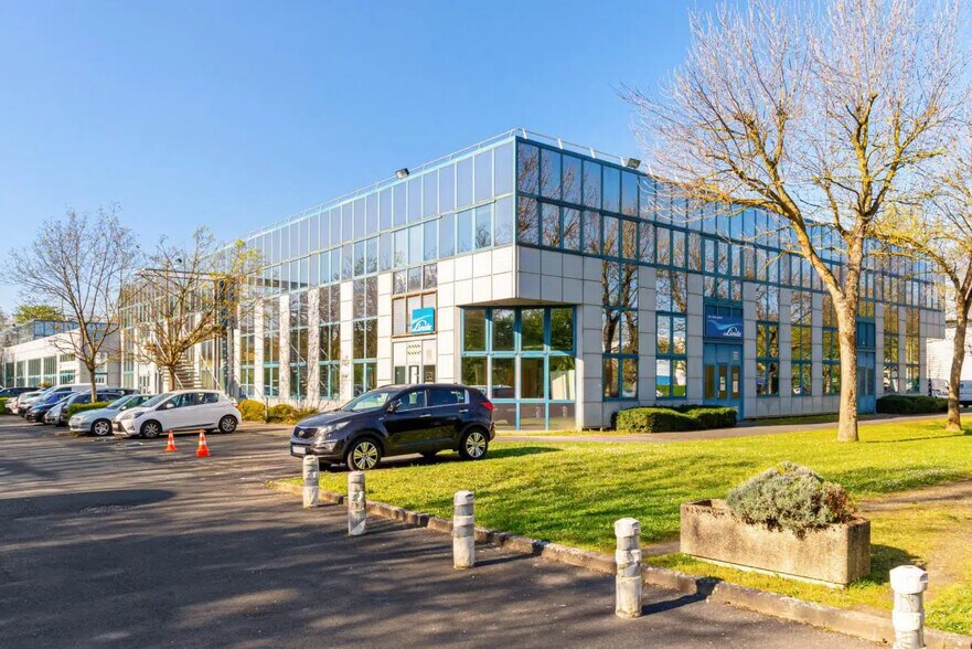 Avenue Des Pépiniéres, Fresnes for lease - Building Photo - Image 3 of 25