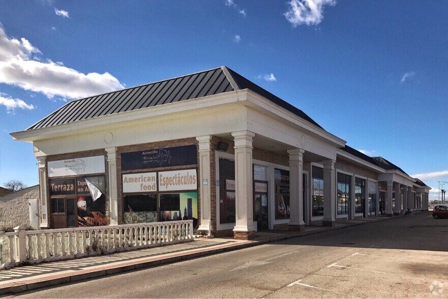 Avenida Intergolf, 5, Illescas, Toledo for sale - Building Photo - Image 1 of 1