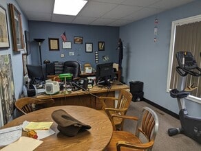76 Palomba Dr, Enfield, CT for lease Interior Photo- Image 1 of 14