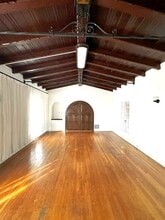 10623 Riverside Dr, North Hollywood, CA for lease Building Photo- Image 1 of 12