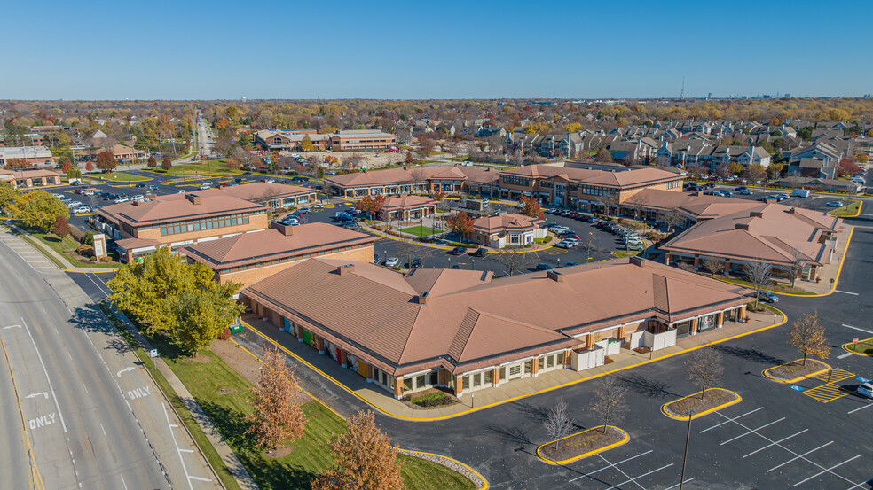 11-421 Town Square, Wheaton, IL for lease - Aerial - Image 1 of 8