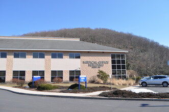 100 Schuylkill Medical Plz, Pottsville, PA for lease Building Photo- Image 2 of 10