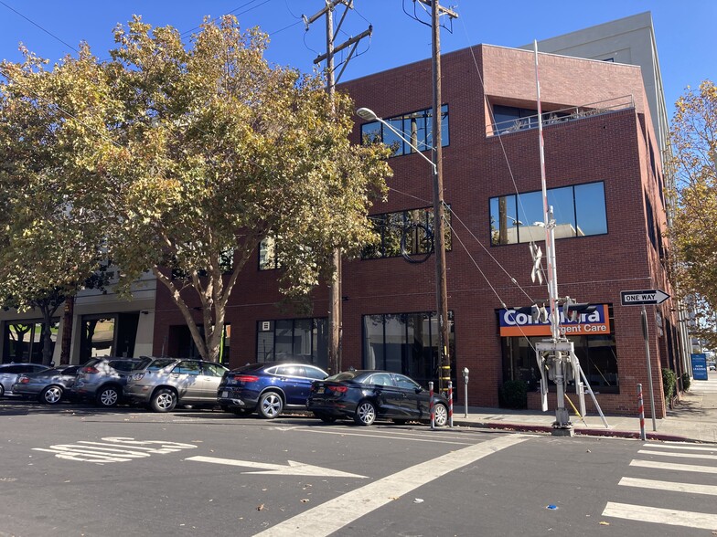 140-160 Franklin St, Oakland, CA for lease - Building Photo - Image 1 of 5