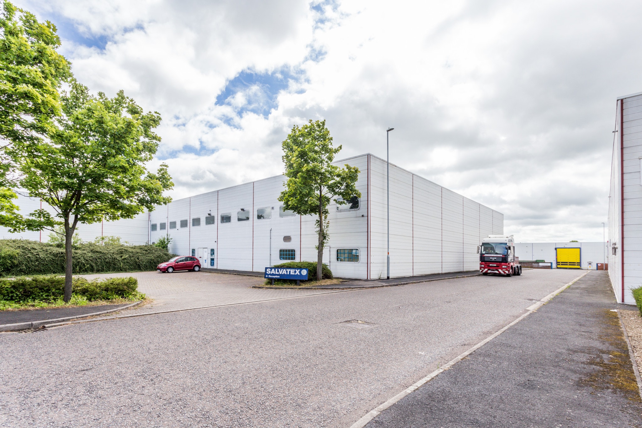 Hunters Rd, Corby for sale Primary Photo- Image 1 of 1