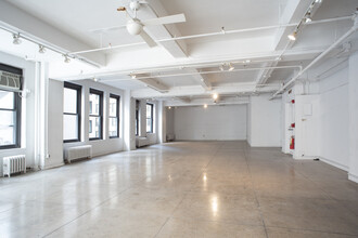 227-229 W 29th St, New York, NY for lease Interior Photo- Image 2 of 4