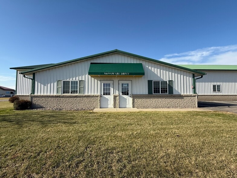 30659 Pearl Dr, Saint Joseph, MN for sale - Building Photo - Image 3 of 18