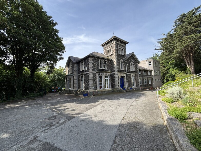 Ffriddoedd Rd, Bangor for sale - Primary Photo - Image 1 of 9