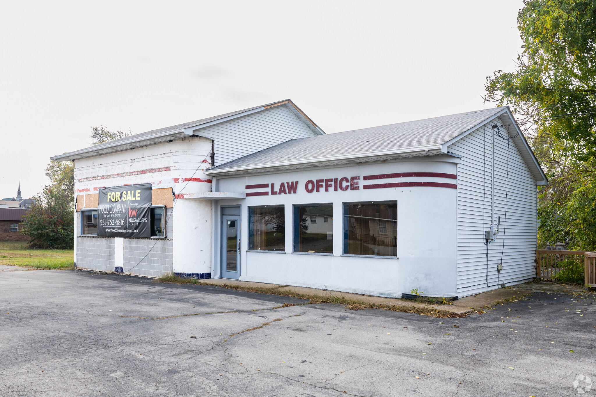 327 W Gaines St, Lawrenceburg, TN for sale Primary Photo- Image 1 of 2