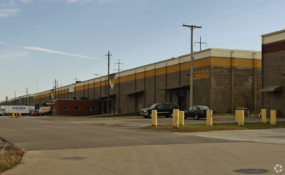 23600 Corbin Dr, Bedford Heights, OH for lease - Building Photo - Image 3 of 3