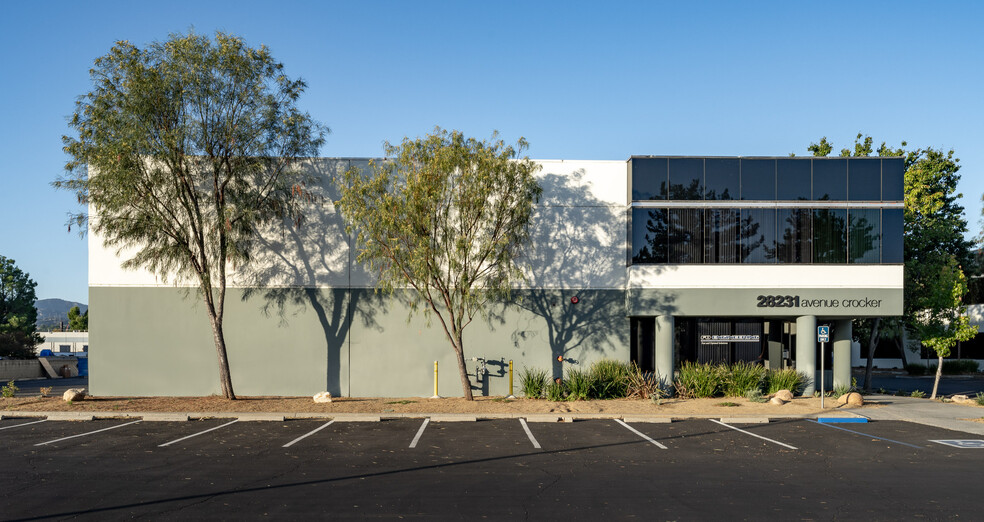 28231 Avenue Crocker, Valencia, CA for lease - Building Photo - Image 2 of 11