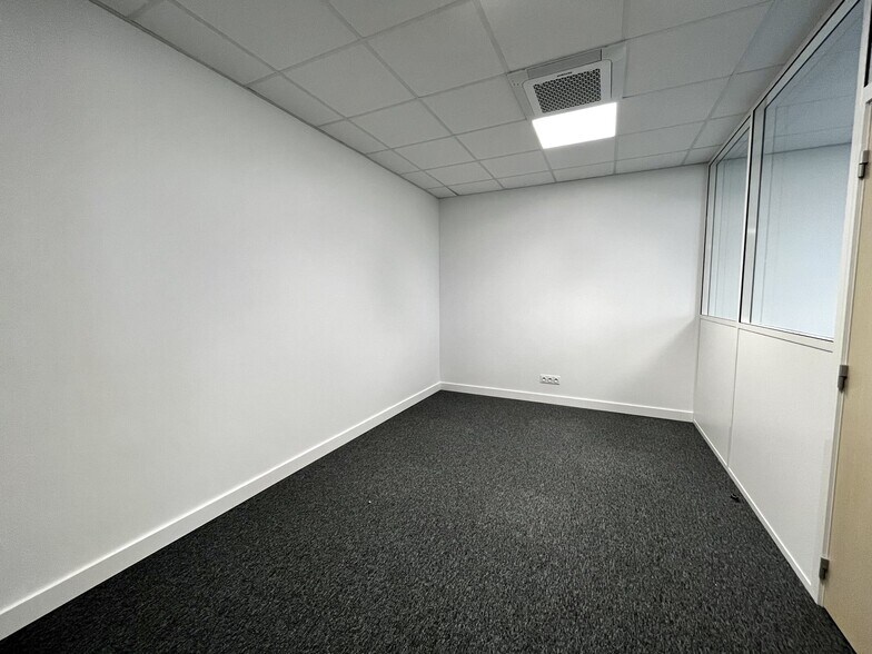 40 Avenue Ferdinand De Lesseps, Canéjan for lease - Building Photo - Image 3 of 12