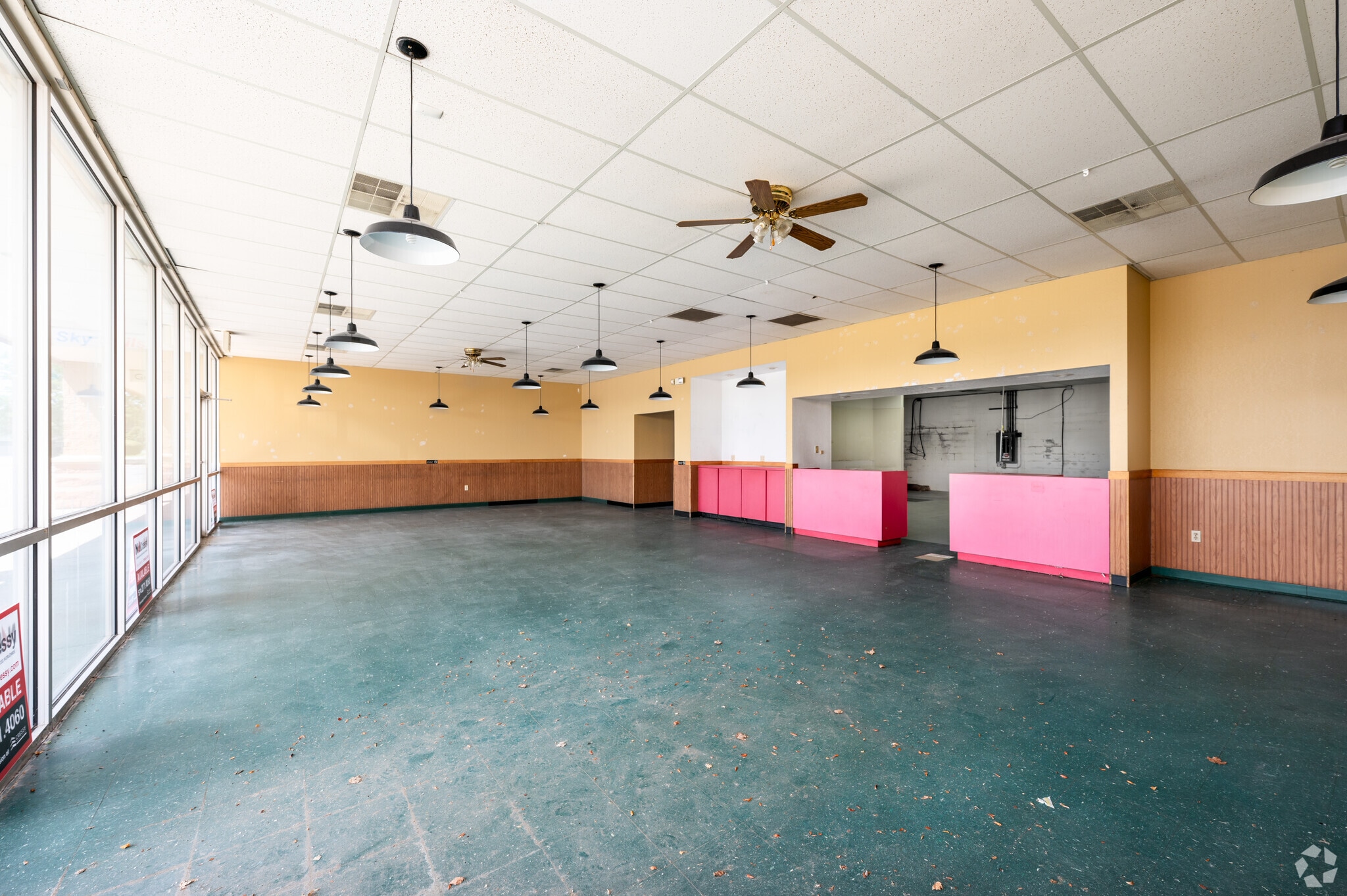 1200-1252 N Nappanee St, Elkhart, IN for lease Interior Photo- Image 1 of 2