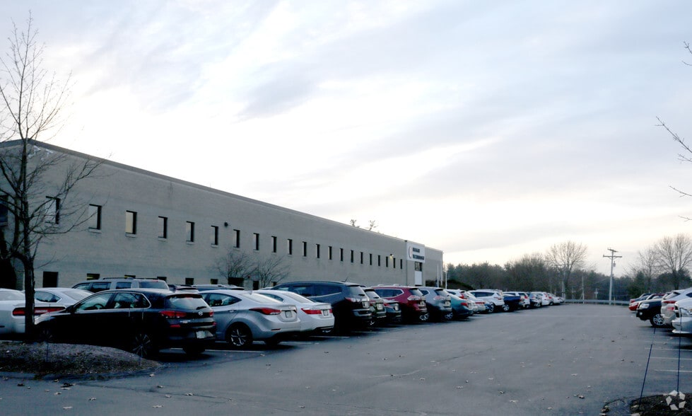 3 Technology Dr, Londonderry, NH for sale - Building Photo - Image 3 of 3