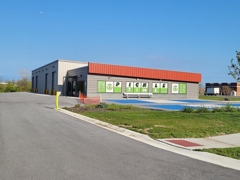 10940 Delaware Pky, Crown Point, IN 46307