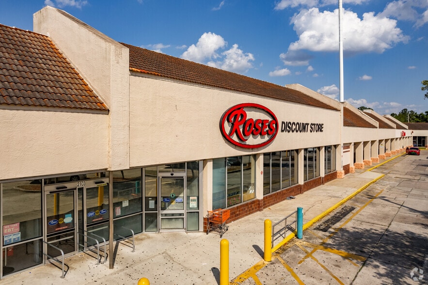 2033-2161 Americana Blvd, Orlando, FL for lease - Primary Photo - Image 1 of 3